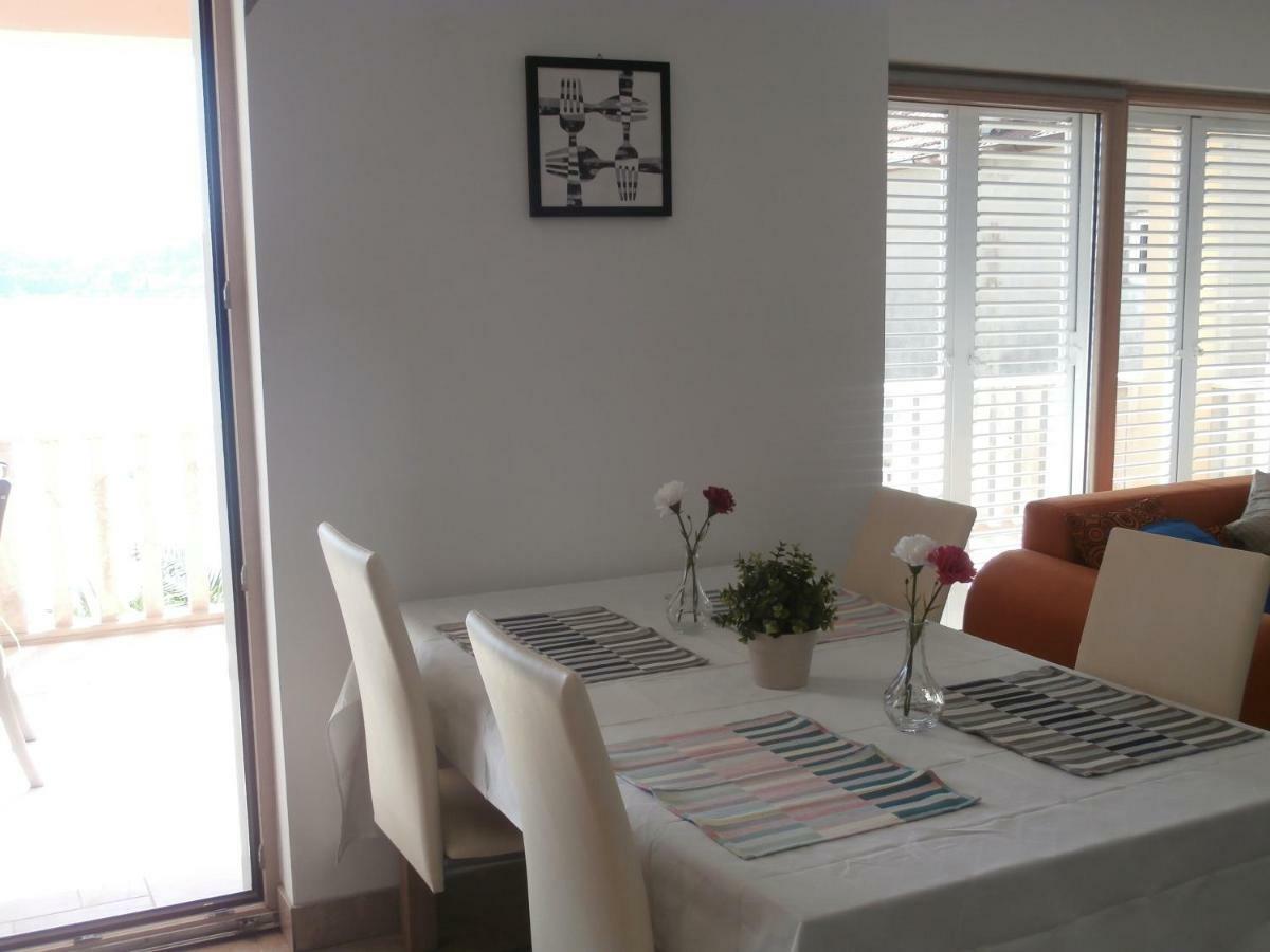 Apartmani Kali Bagian luar foto