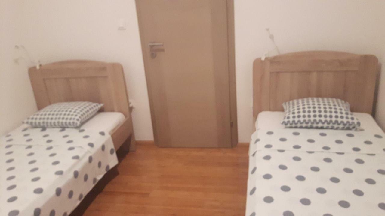 Apartmani Kali Bagian luar foto